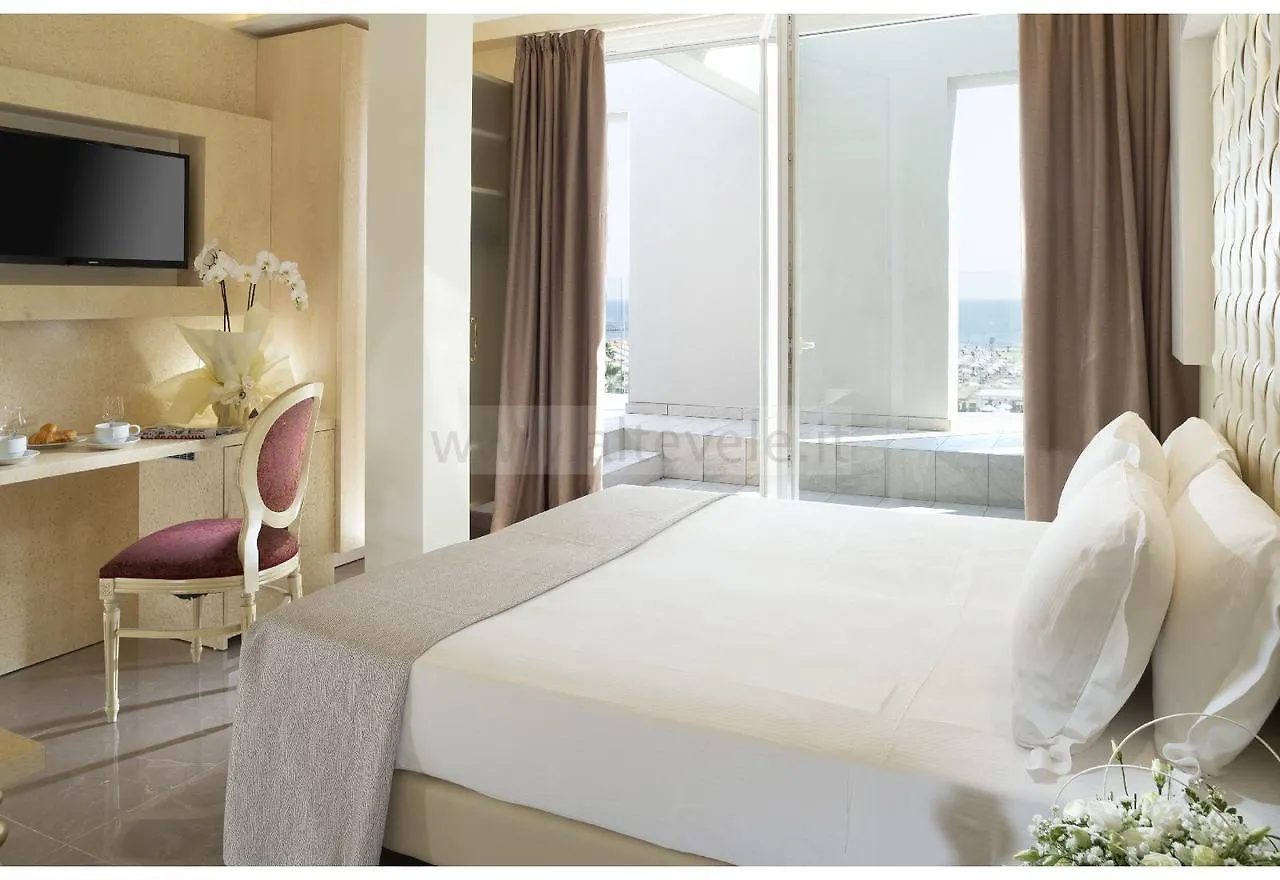 Hotel Ambassador Rimini 4*,